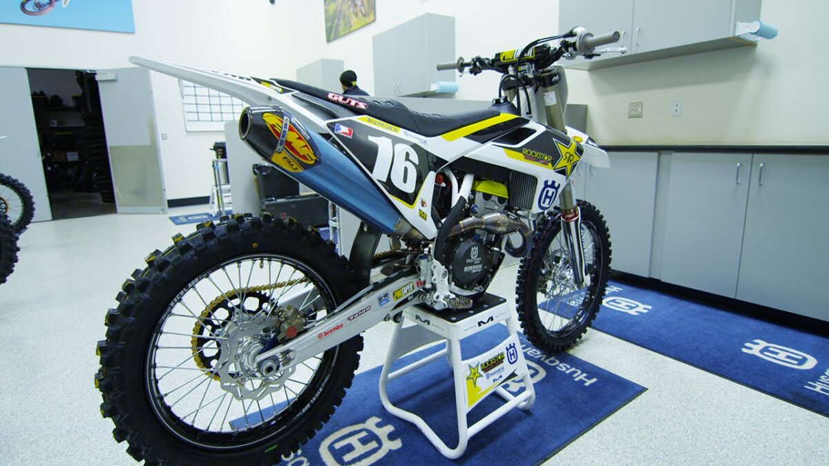 zach-osbornes-factory-rockstar-racing-husqvarna-fc250-motocross-action-magazine.jpg